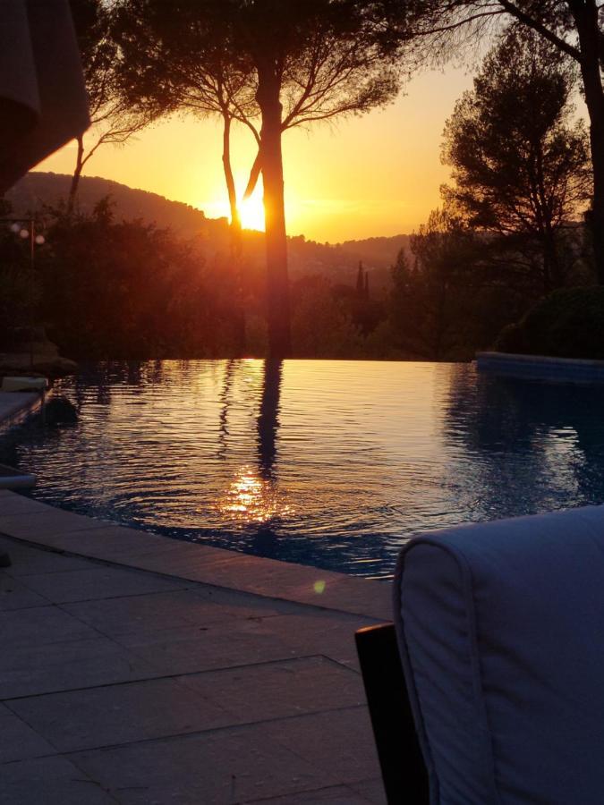 Une Pause En Provence Le Beausset Exterior photo